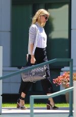 GWYMETH PALTROW Arrives at an Office Building in Beverly Hills