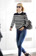 GWYNETH PALTROW Arrives at JFK Airport in New York 04/19/2015