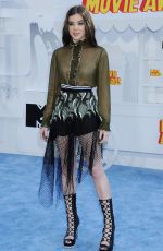 HAILEE STEINFELD at 2015 MTV Movie Awards in Los Angeles