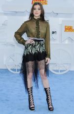 HAILEE STEINFELD at 2015 MTV Movie Awards in Los Angeles