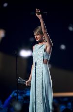 TAYLOR SWIFT at Academy of Country Music Awards 2015 in Arlington