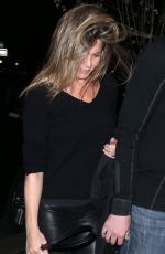 JENNIFER ANISTON Arrives at Her Hotel in New York 0/29/2015