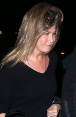 JENNIFER ANISTON Arrives at Her Hotel in New York 0/29/2015