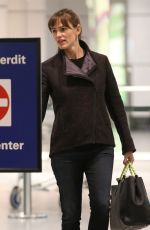 JENNIFER GARNER at Pierre-elliot Trudeau Airport in Montreal 04/29/2015