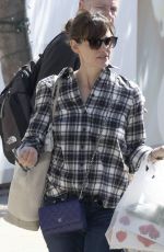 JENNIFER GARNER Shopping at Farmer