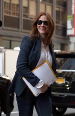 JULIA ROBERTS Arrives on the Set of Money Monster in New York