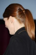 JULIANNE MOORE at The Julianne Moore and Jay Roach Photo Call