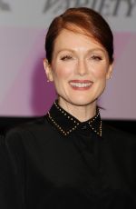 JULIANNE MOORE at The Julianne Moore and Jay Roach Photo Call