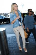 KATE HUDSON Arrives at Los Angeles International Airport