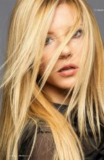 KATHERYN WINNICK in Bello Magazine, April 2015 Issue