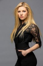 KATHERYN WINNICK in Bello Magazine, April 2015 Issue