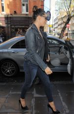 KELLY BROOK in Jeans Arrives at Her Hotel in London