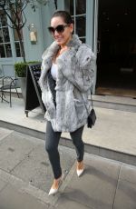 KELLY BROOK Leaves Her London Hotel