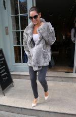 KELLY BROOK Leaves Her London Hotel