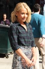 KELLY RIPA Arrives at The Late Show with David Letterman