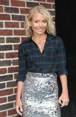 KELLY RIPA Arrives at The Late Show with David Letterman