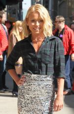KELLY RIPA Arrives at The Late Show with David Letterman