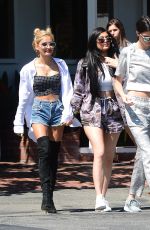 KENDALL and KYLIE JENNER Out for Lunch in Los Angeles