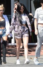 KENDALL and KYLIE JENNER Out for Lunch in Los Angeles