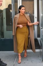 KIM KARDASHIAN Leaves Her Apartment in New York 04/22/2015