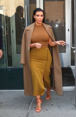 KIM KARDASHIAN Leaves Her Apartment in New York 04/22/2015