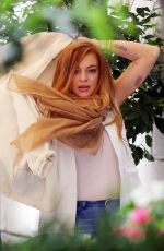 LINDSAY LOHAN Shopping in Milan 04/28/2015