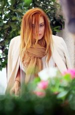 LINDSAY LOHAN Shopping in Milan 04/28/2015