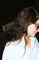 LORDE Arrives at LAX Airport in Los Angeles 04/26/2015