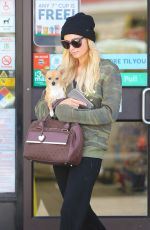 PARIS HILTON at 7 EBen in Beverly Hills