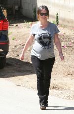 Pregnanr JENNIFE LOVE HEWITT Out and About in Santa Monica