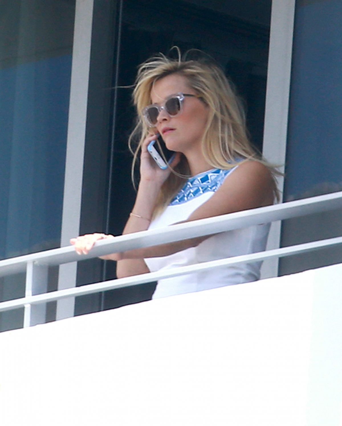 REESE WITHERSPOON at a Hotel Balcony in Miami 04/20/2015 – HawtCelebs