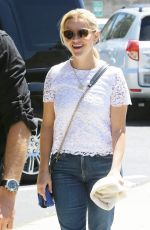 REESE WITHERSPOON Out for Lunch with Friends in Santa Monica