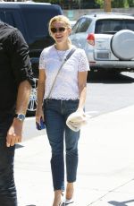 REESE WITHERSPOON Out for Lunch with Friends in Santa Monica