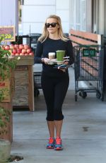 REESE WITHERSPOON Picks Up Some Drinks Out in Santa Monica