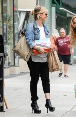 SARAH MICHELLE GELLAR Leaves a Spa in Beverly Hills 04/24/2015