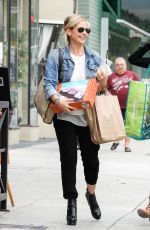 SARAH MICHELLE GELLAR Leaves a Spa in Beverly Hills 04/24/2015