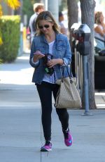SARAH MICHELLE GELLAR Out and About in Santa Monica 04/29/2015