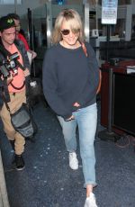 TAYLOR SCHILLING Arrives at LAX Airport in Los Angeles 004/25/2015