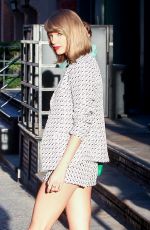 TAYLOR SWIFT Out and About in New York 04/18/2015