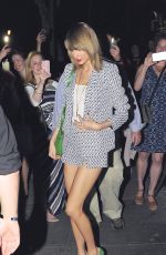 TAYLOR SWIFT Out and About in New York 04/18/2015