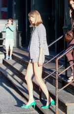 TAYLOR SWIFT Out and About in New York 04/18/2015
