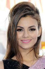 VICTORIA JUSTICE at 2015 MTV Movie Awards in Los Angeles