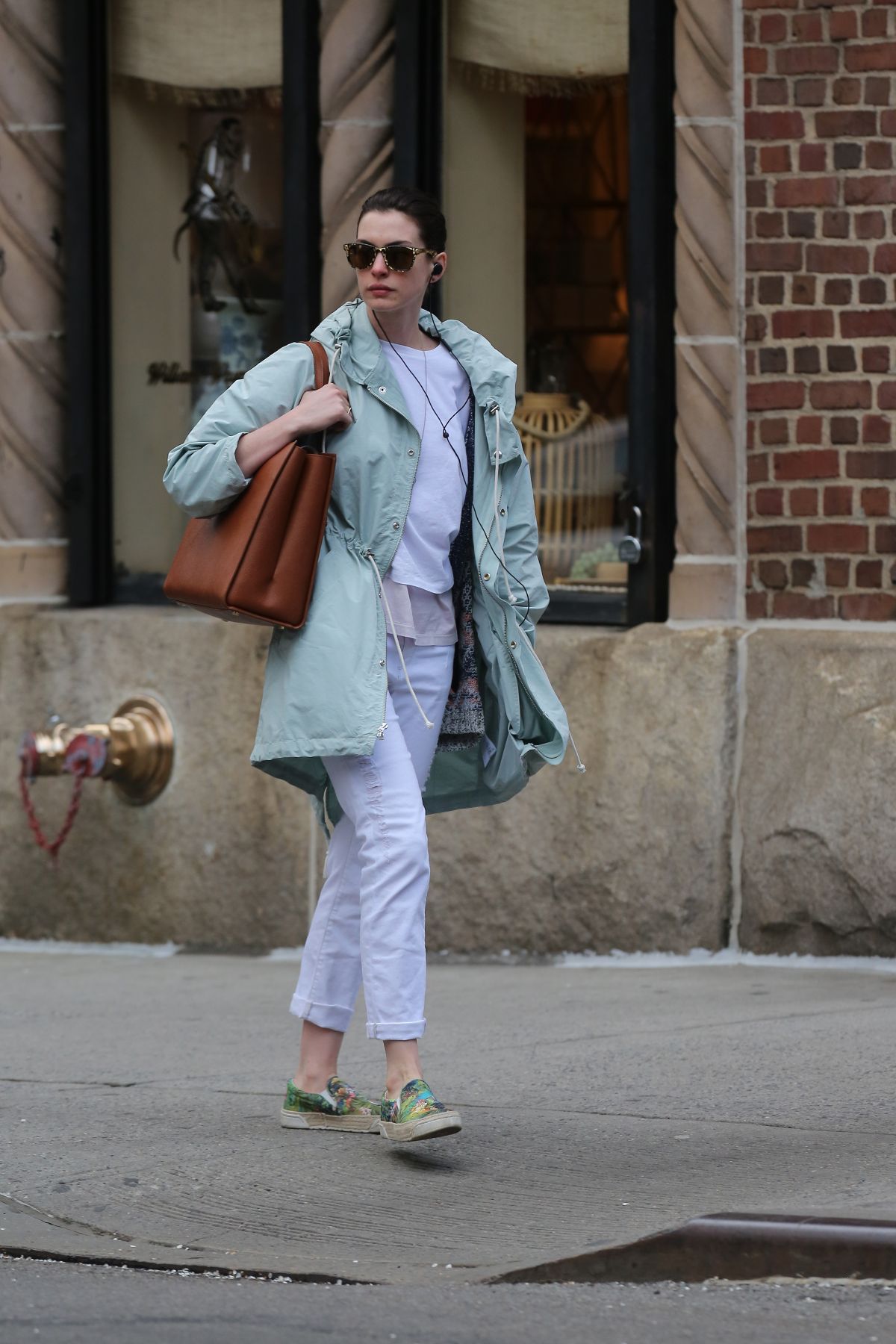 ANNE HATHAWAY Out and About in New York 05/01/2015 – HawtCelebs