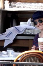ANNE HATHAWAY Out for Lunch in New York