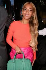 BEYONCE KNOWLES Leaves Her Office Building in New York 05/14/2015