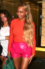 BEYONCE KNOWLES Leaves Her Office Building in New York 05/14/2015