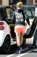 BRITNEY SPEARS Leaves Drenched Fitness in Thousand Oaks 05/10/2015