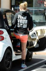 BRITNEY SPEARS Leaves Drenched Fitness in Thousand Oaks 05/10/2015