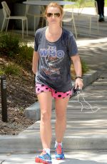 BRITNEY SPEARS Out and About in Westlake Village 05/11/2015