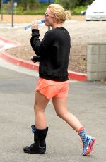 BRITNEY SPEARS Working Out in Thousand Oaks 05/05/2015